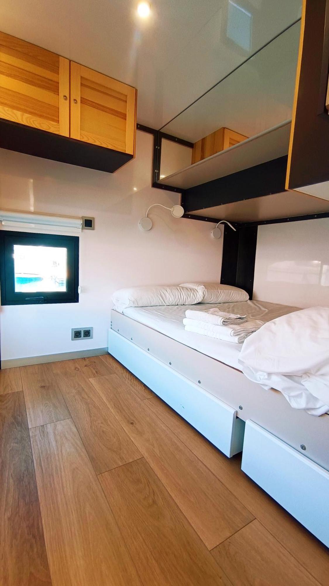 Botel Different Charter *
